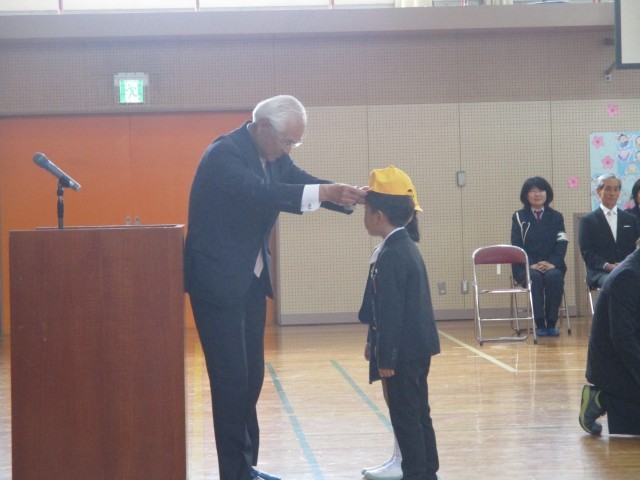 入学式(帽子の贈呈)